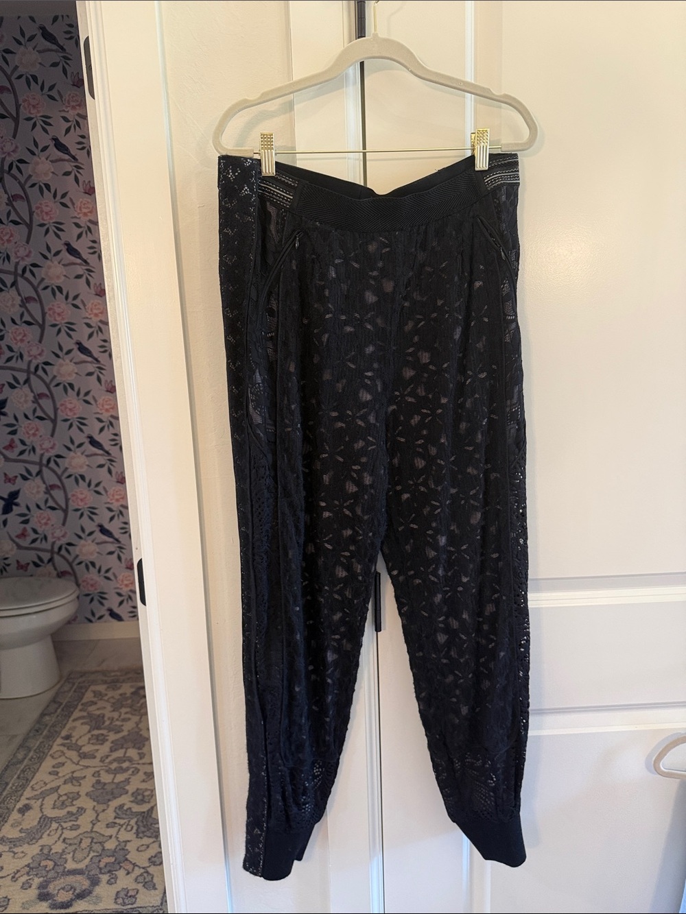 In Earnest Black Lace Jogger Pants - size 10